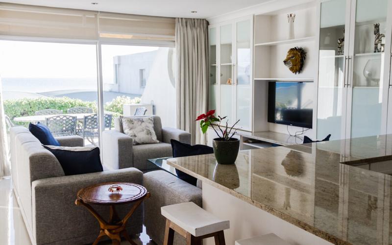 To Let 2 Bedroom Property for Rent in Dolphin Beach Western Cape